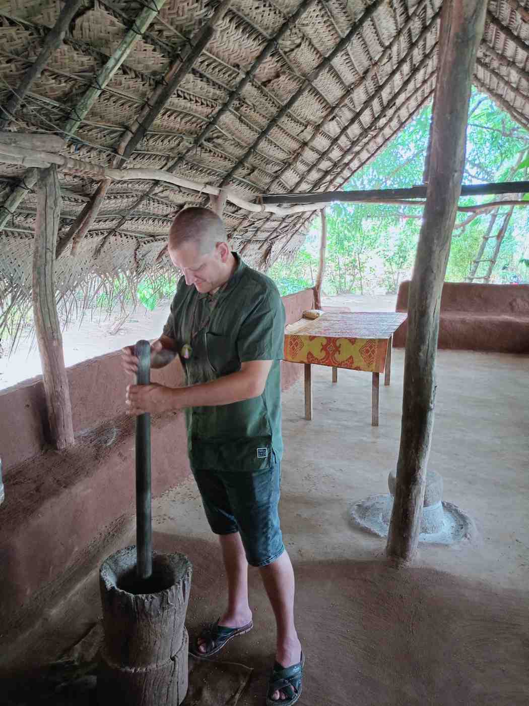 DMTOURS guest enjoying Sri Lanka safari